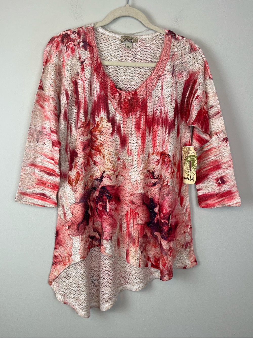 NWT One World Floral Printed LARGE V-Neck Asymmetrical Hem Tunic Top Artsy
